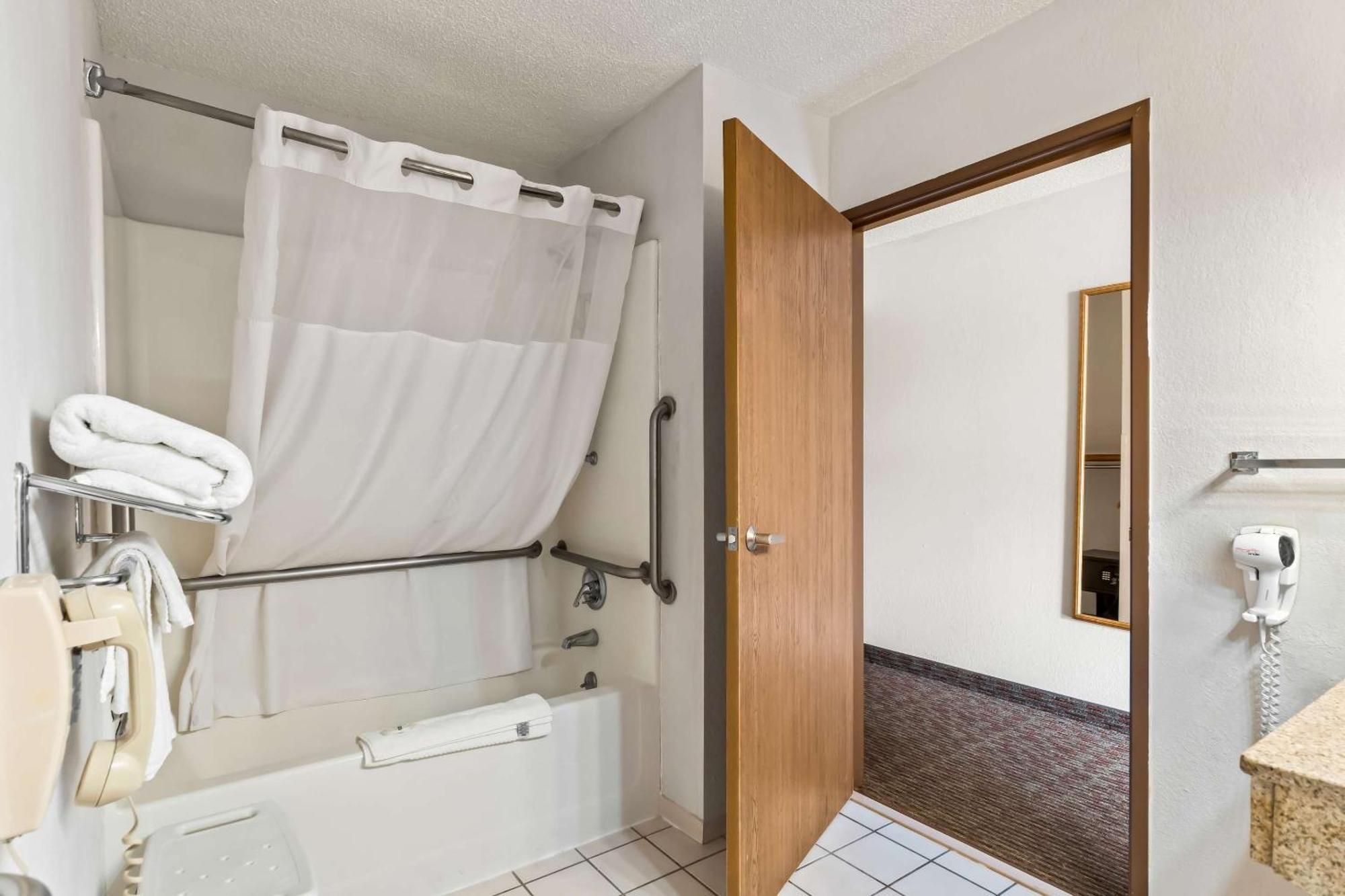 Quality Inn Sidney I-80 Екстериор снимка